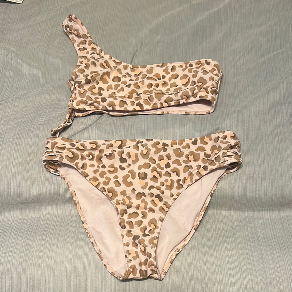 Leopard Print One-Shoulder Bikini